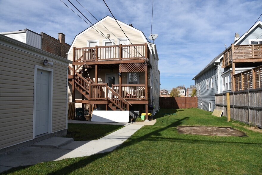 Building Photo - 4933 W Dakin St