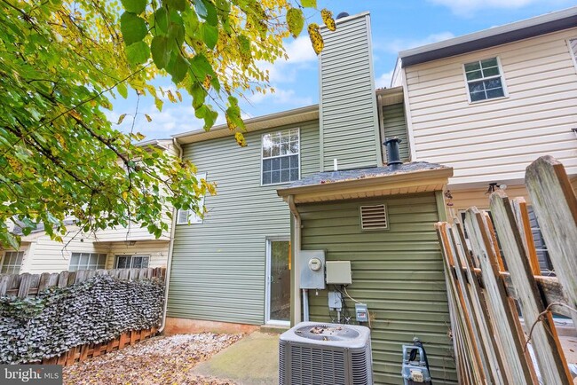 Building Photo - 448 Cromwell Ct