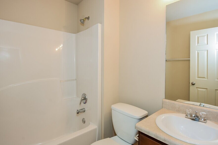 Building Photo - 5013 Amethyst Dr