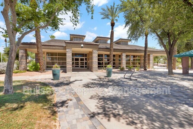 Building Photo - 809 S Lagoon Dr