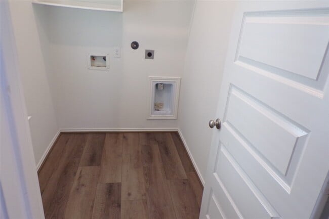 Building Photo - 24978 Tidmor Ln