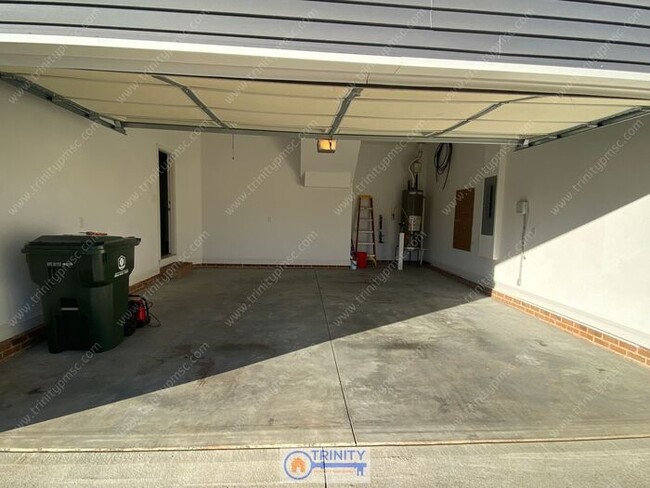 Building Photo - Bonus Room Above Garage! Ask about our Sec...