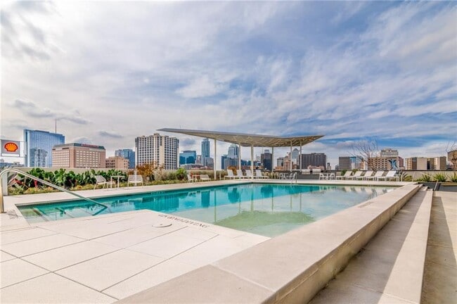 Building Photo - 800 Embassy Dr