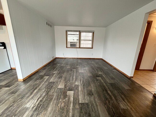 Building Photo - 2 Bed/1 Bath Ranch Home For Rent!