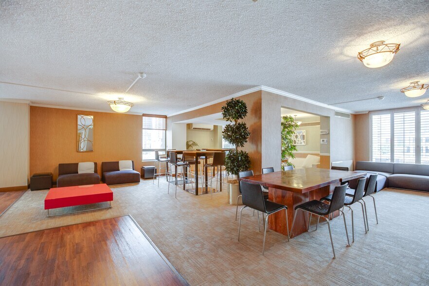 Building Photo - 1020 15th St