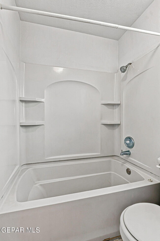 Building Photo - 204 Cutlass Dr