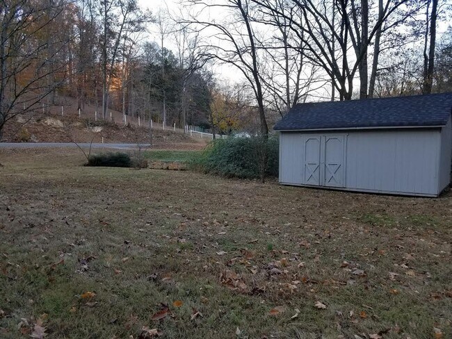 Building Photo - Peaceful Country Living Just Minutes from Nashville!
