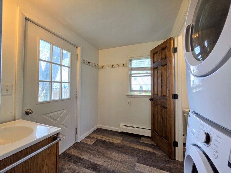 Building Photo - 712 S Broad St