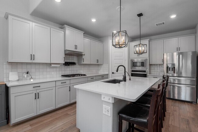 Building Photo - 17828 Hanson Ridge Dr