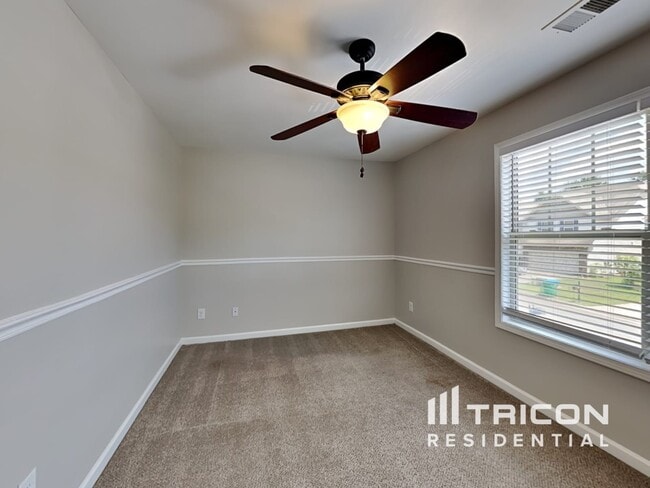 Building Photo - 127 Bethany Manor Dr
