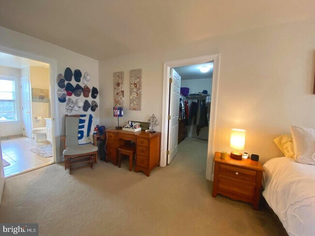 Building Photo - 304 Dunbar Dr