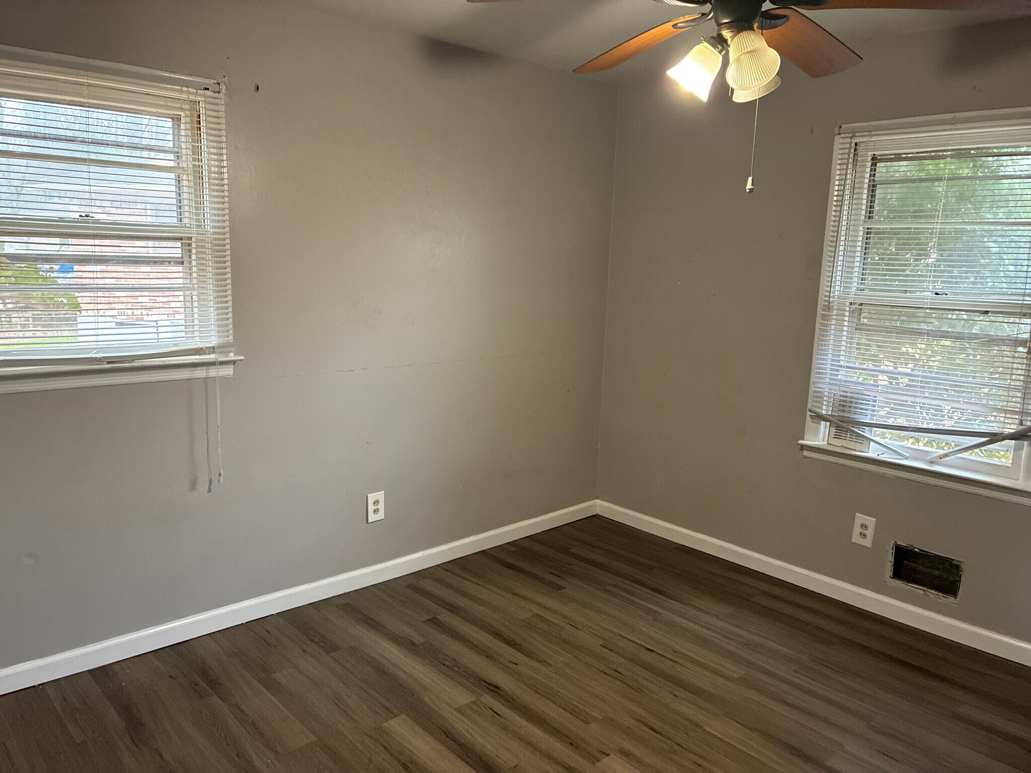 Building Photo - Room in House on Batiste Garden Cir