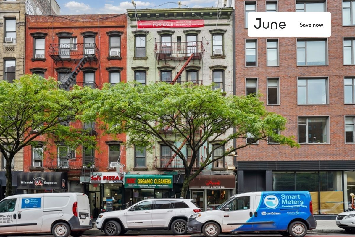 Building Photo - 534 E 14th St