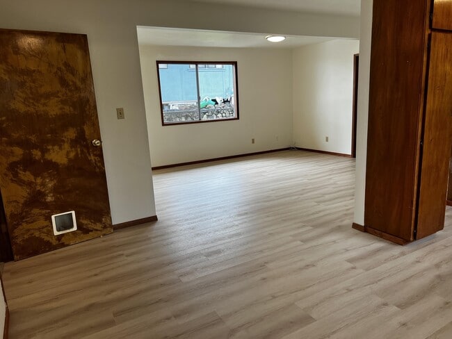 Building Photo - 25-209-209 Hana St