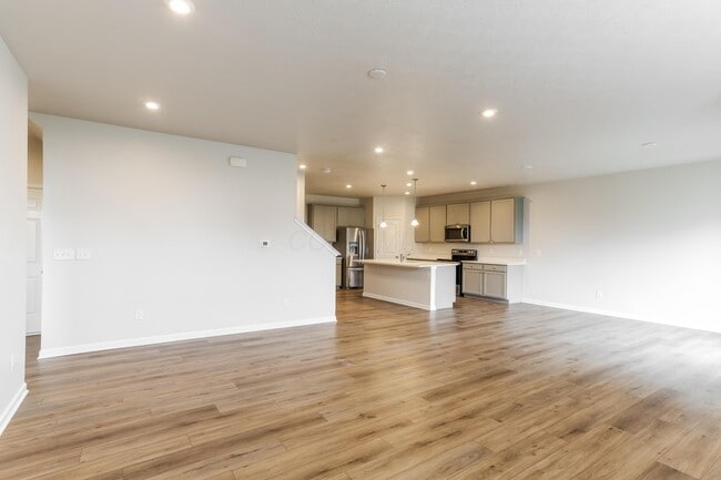 Building Photo - 5009 Roese Ave