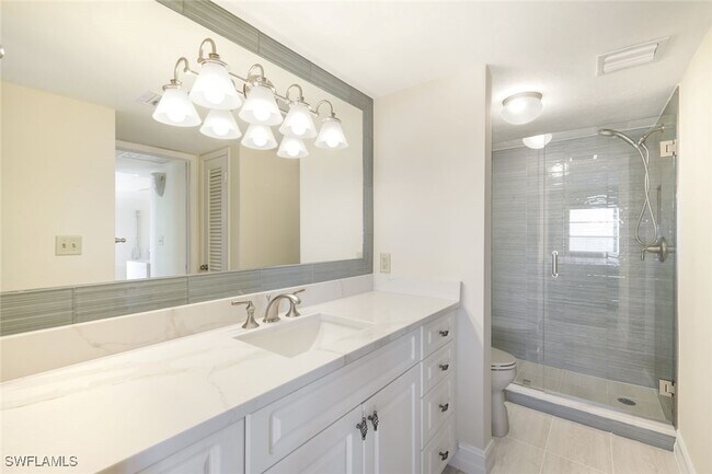 Building Photo - 3443 Gulf Shore Blvd N