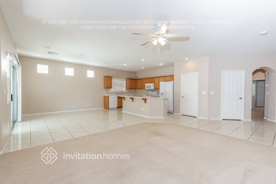 Building Photo - 1417 Lazy Hill Ranch Way