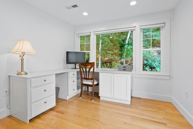 Building Photo - 35 Keyes Rd