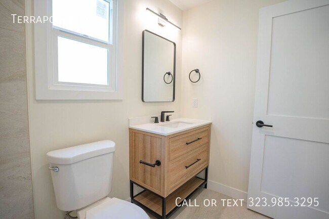 Building Photo - 1038 Westmoreland Ave