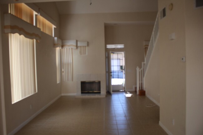 Building Photo - Available 3 Bedroom 2.5-bathroom home that...