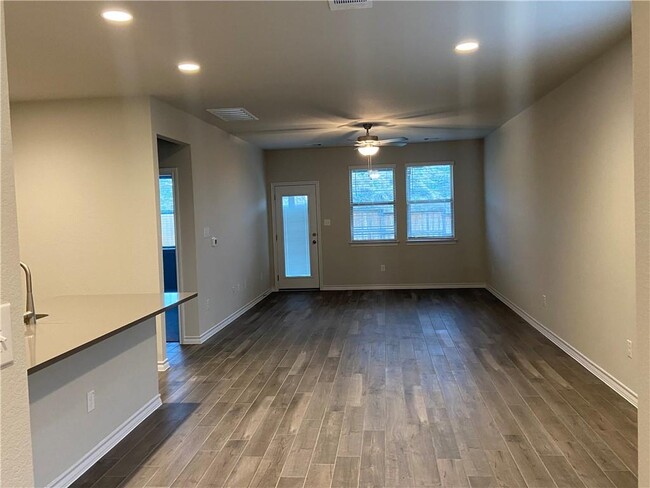 Building Photo - 790 Eves Necklace Dr.