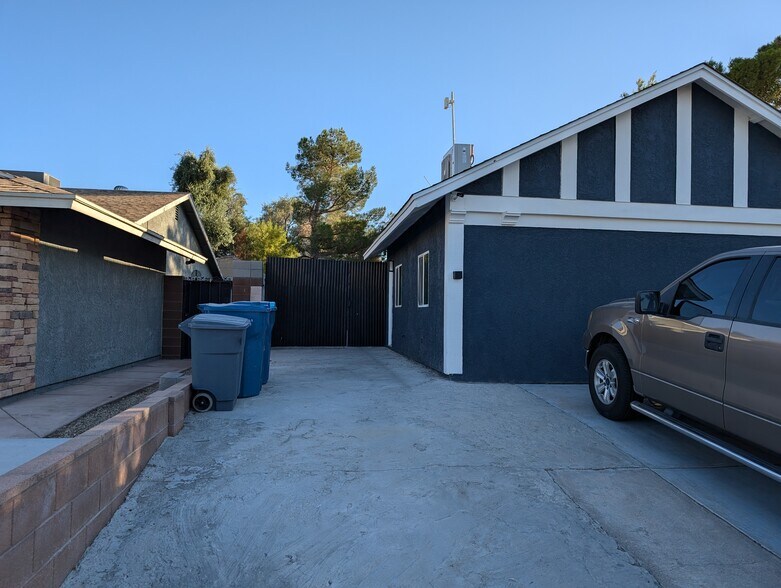 Building Photo - 6389 La Palma Pky