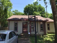Building Photo - 821 Heritage Cir