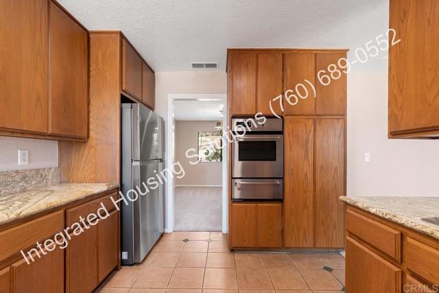 Building Photo - 945 Pinon St