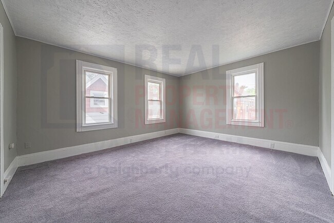 Building Photo - 1079 E 68th St