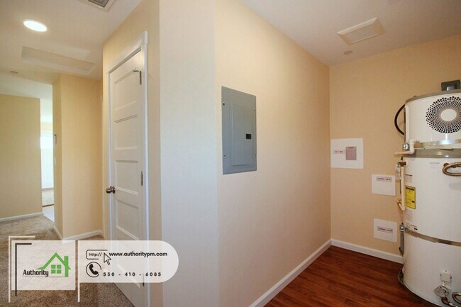 Building Photo - 9657 Swasey Dr