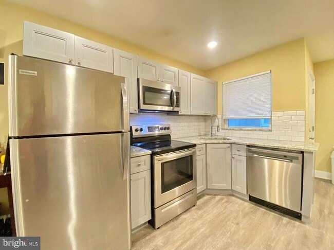 Building Photo - 2214 N Camac St