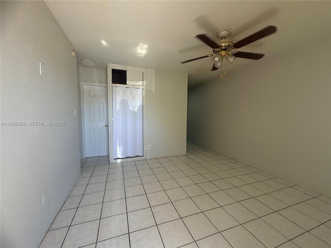 Building Photo - 612 NW 14th Ave