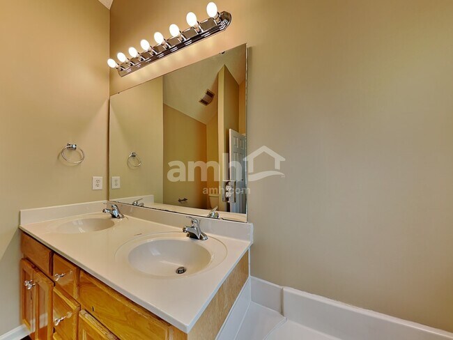 Building Photo - 4466 Timberwood Dr