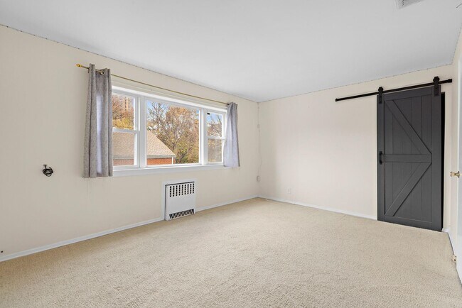 Building Photo - 97 Riverview Ave