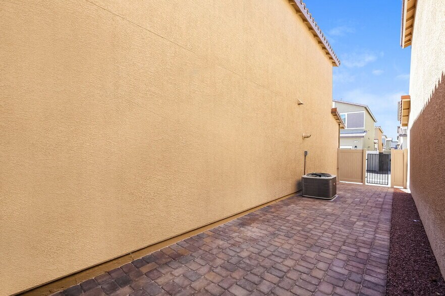 Building Photo - 4340 Luster Ave