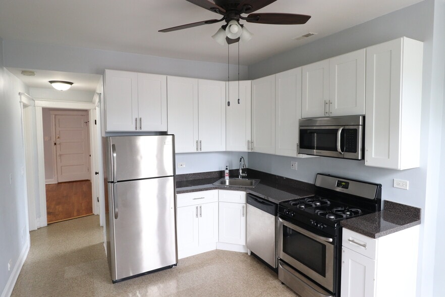 Primary Photo - 4223 N Elston Ave