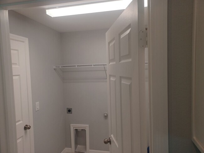 Building Photo - 417 SW 26th Ave