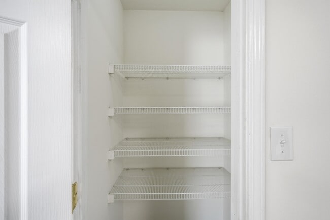 Building Photo - 1709 Juniper Dr