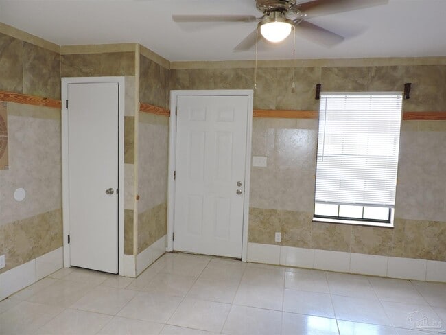 Building Photo - 1327 Jasma Ln