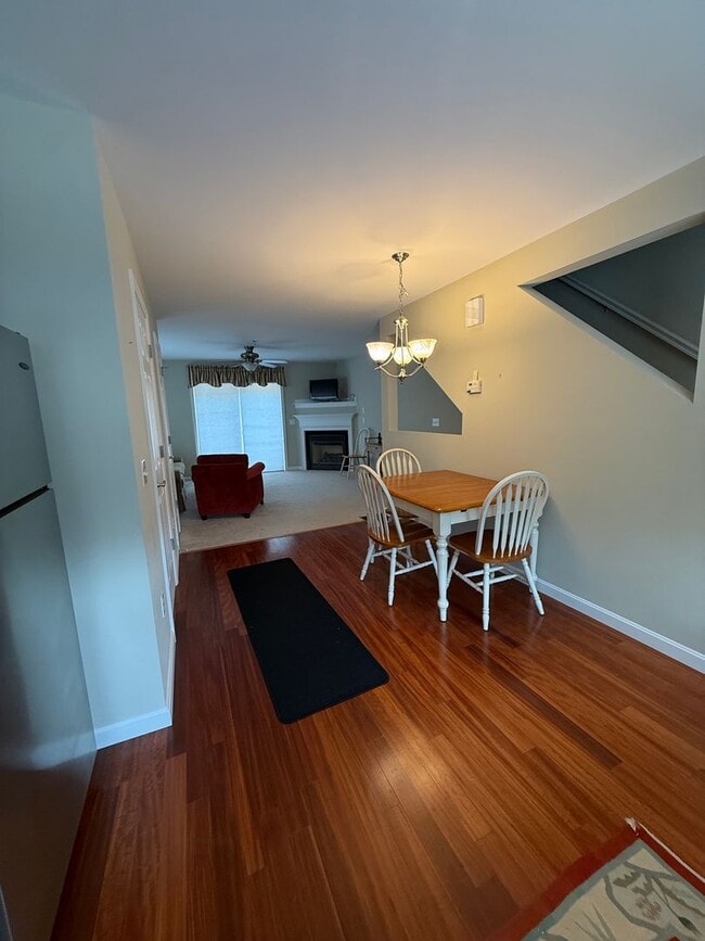 Building Photo - Furnished 2 Bedroom Condo Available for 1 ...