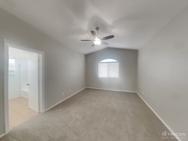 Building Photo - 1750 W Union Hills Dr