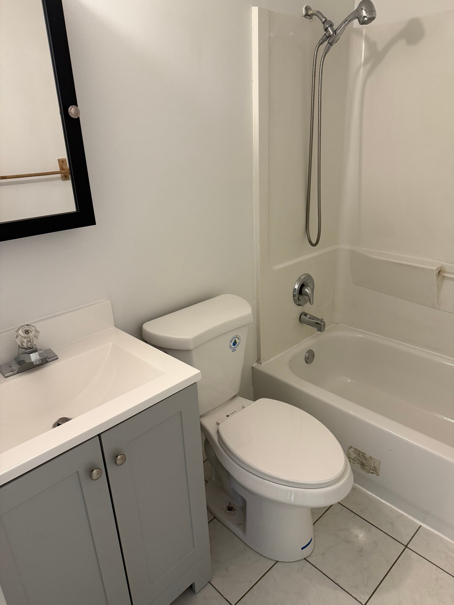 Full Bathroom - 8439 Pioneer Dr