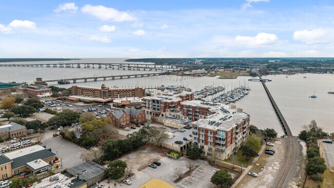 Building Photo - 419 Sky Sail Blvd