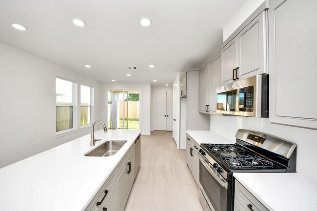 Building Photo - 4324 Avron Dr