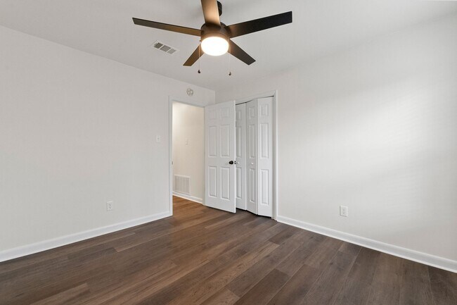 Building Photo - 3 BD 2 BA