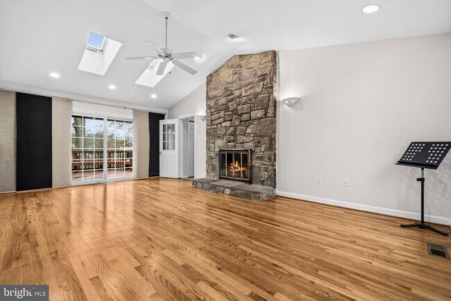 Building Photo - 7520 Royal Dominion Dr