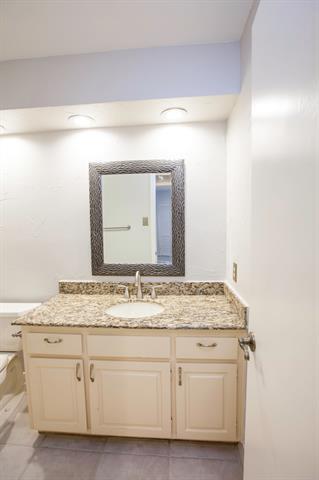 Building Photo - 16114 Shadybank Dr