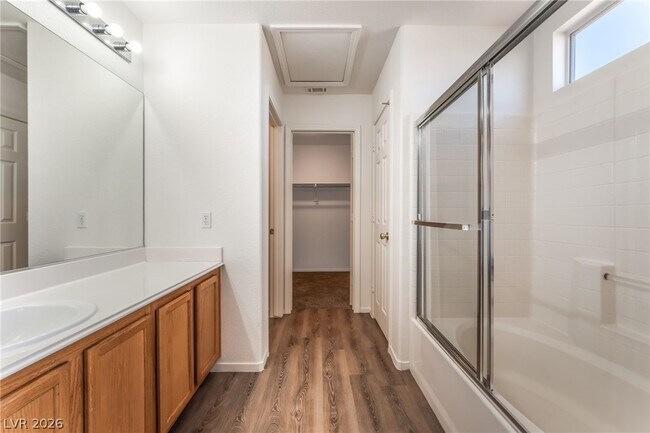 Building Photo - 1300 Swanbrooke Dr