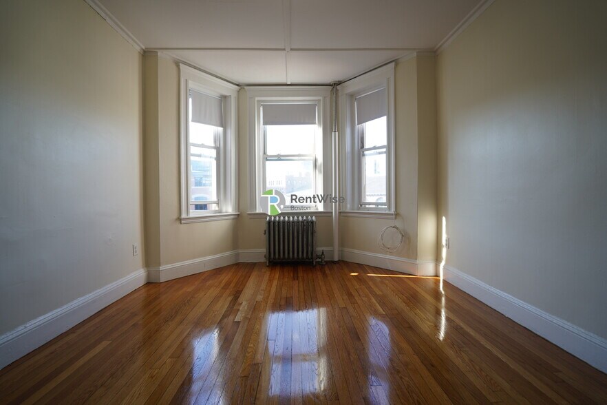 Building Photo - 1175 Boylston St