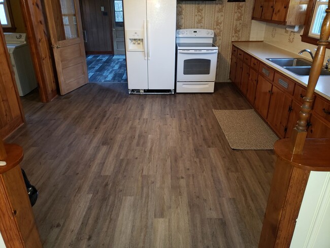 Building Photo - 3138 Monroe Ave